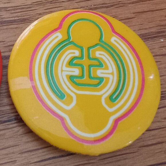 Schweber Electronic Pinbacks/2/D - Picture 4 of 7